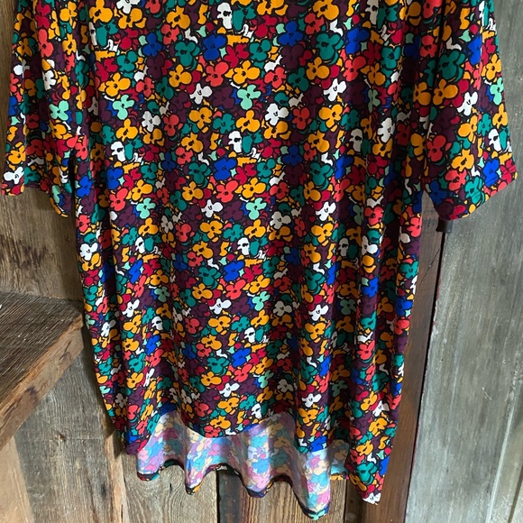 LuLaroe multicolored top! Where with anything M - Picture 3 of 6